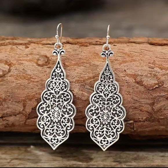 Vintage Filigree Leaf Flower Long Drop Earrings – Boho Wedding - Picture 1 of 13